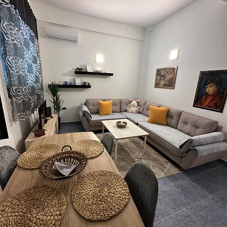 Apartment Near The Centre Of Tirana Exterior foto